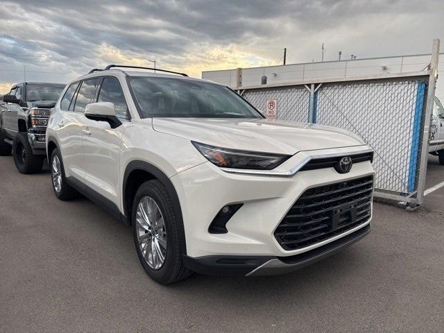 2024 Toyota Grand Highlander Vehicle Photo in ENGLEWOOD, CO 80113-6708