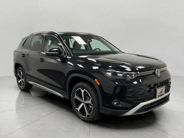 2025 Volkswagen Tiguan Vehicle Photo in Neenah, WI 54956