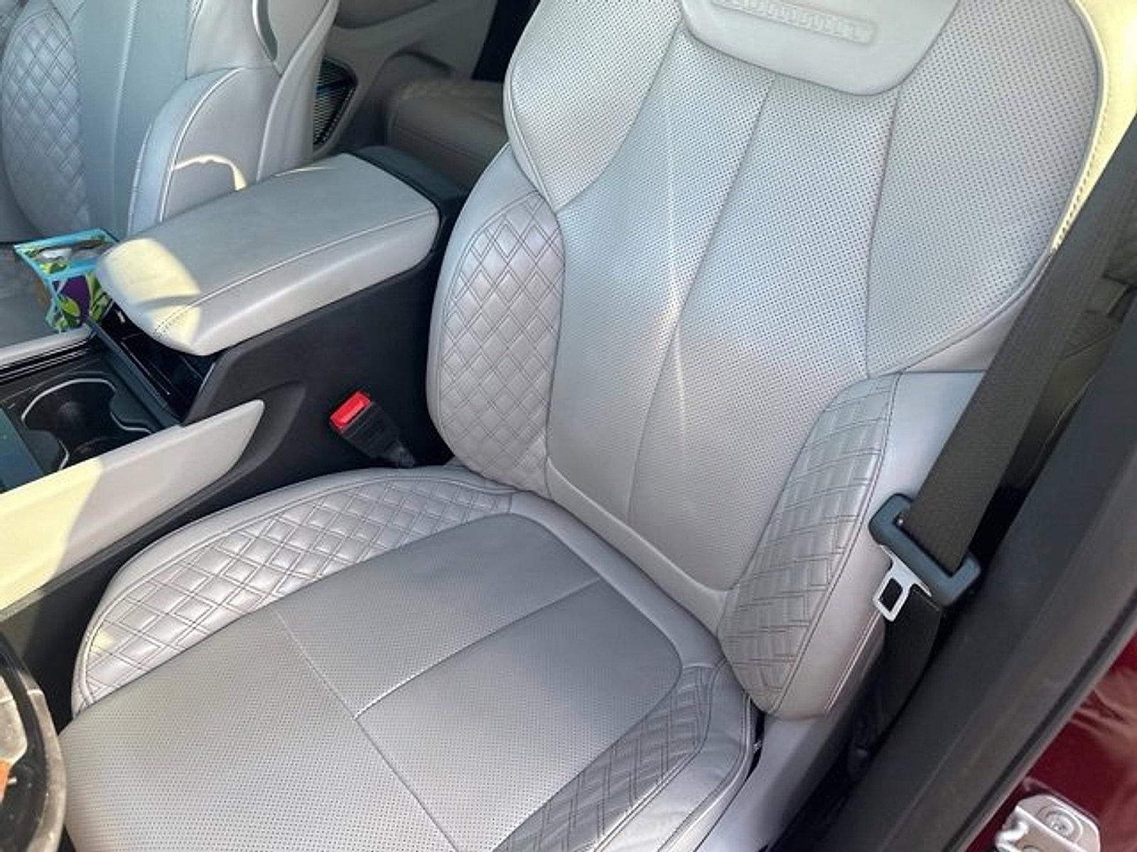 2022 Jeep Grand Cherokee 4xe Vehicle Photo in Trevose, PA 19053