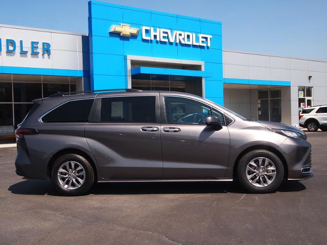 2023 Toyota Sienna Vehicle Photo in MADISON, IN 47250-1611