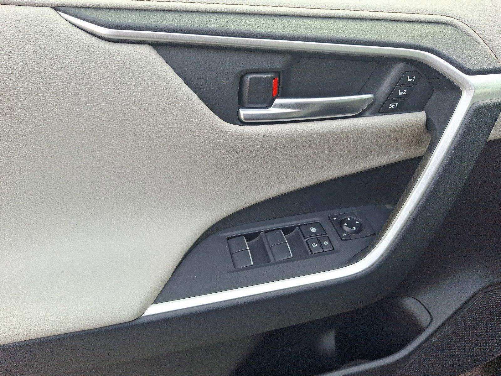 2019 Toyota RAV4 Vehicle Photo in Harrisburg, PA 17111