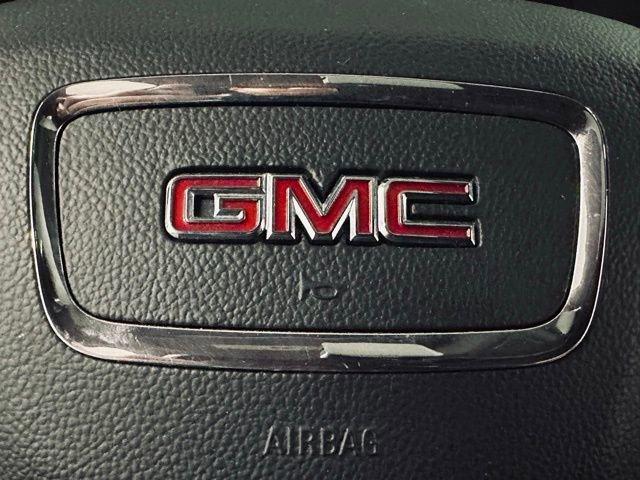 2023 GMC Acadia Vehicle Photo in MEDINA, OH 44256-9631