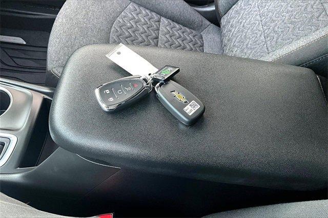 2022 Chevrolet Equinox Vehicle Photo in TOPEKA, KS 66609-0000