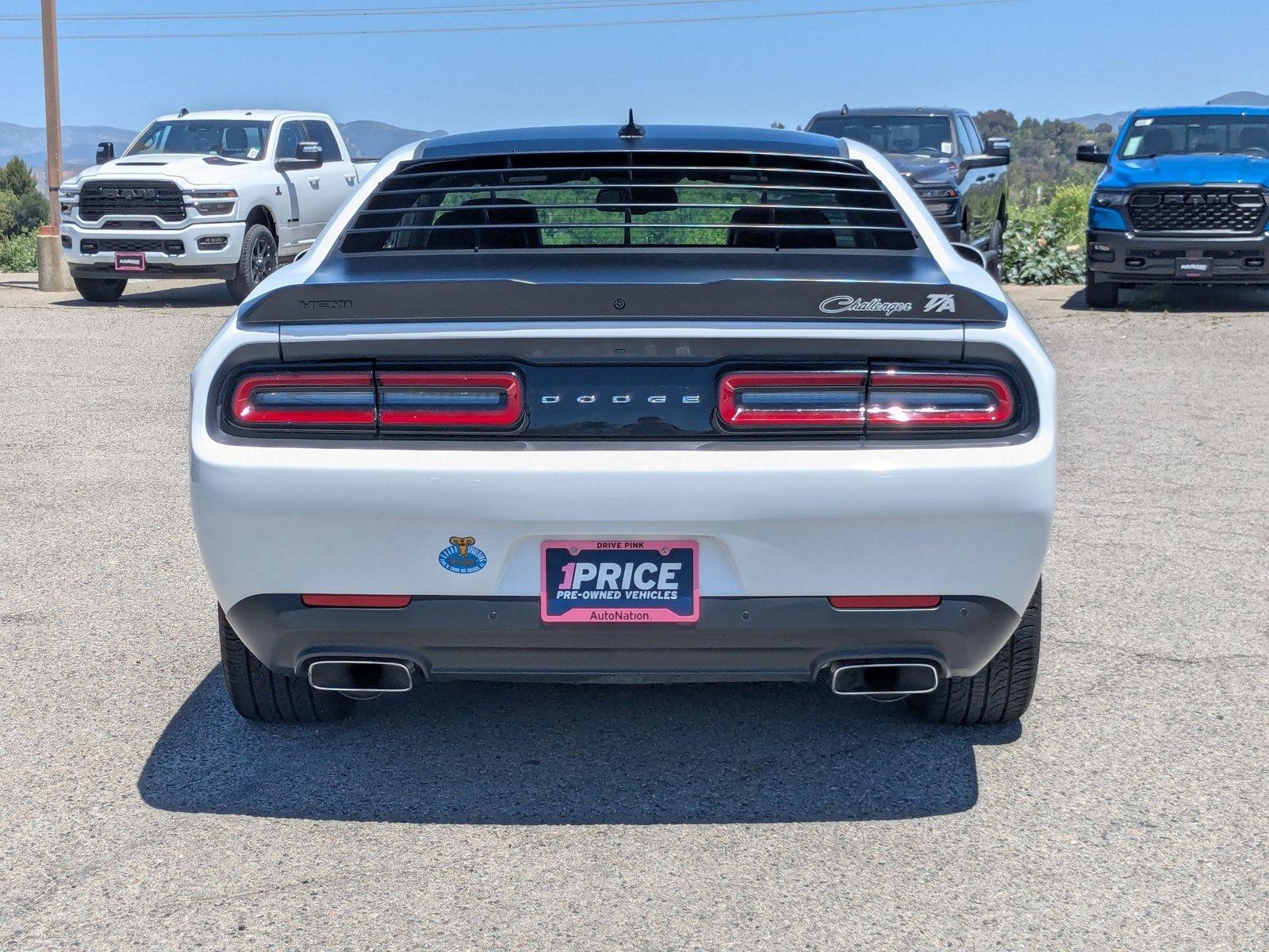 2017 Dodge Challenger Vehicle Photo in Valencia, CA 91355