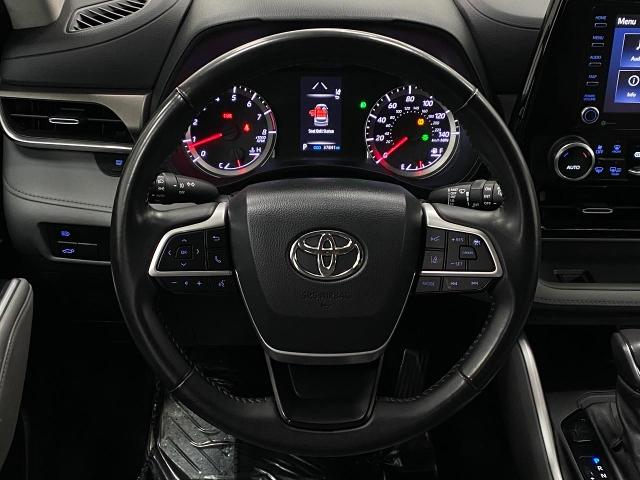 2022 Toyota Highlander Vehicle Photo in Appleton, WI 54913
