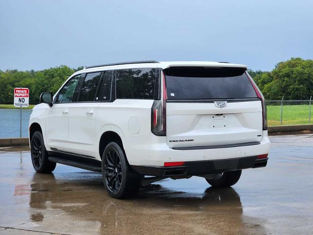 2021 Cadillac Escalade ESV Vehicle Photo in DENTON, TX 76210-9321