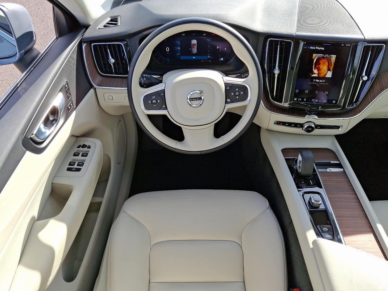 2022 Volvo XC60 Vehicle Photo in Trevose, PA 19053