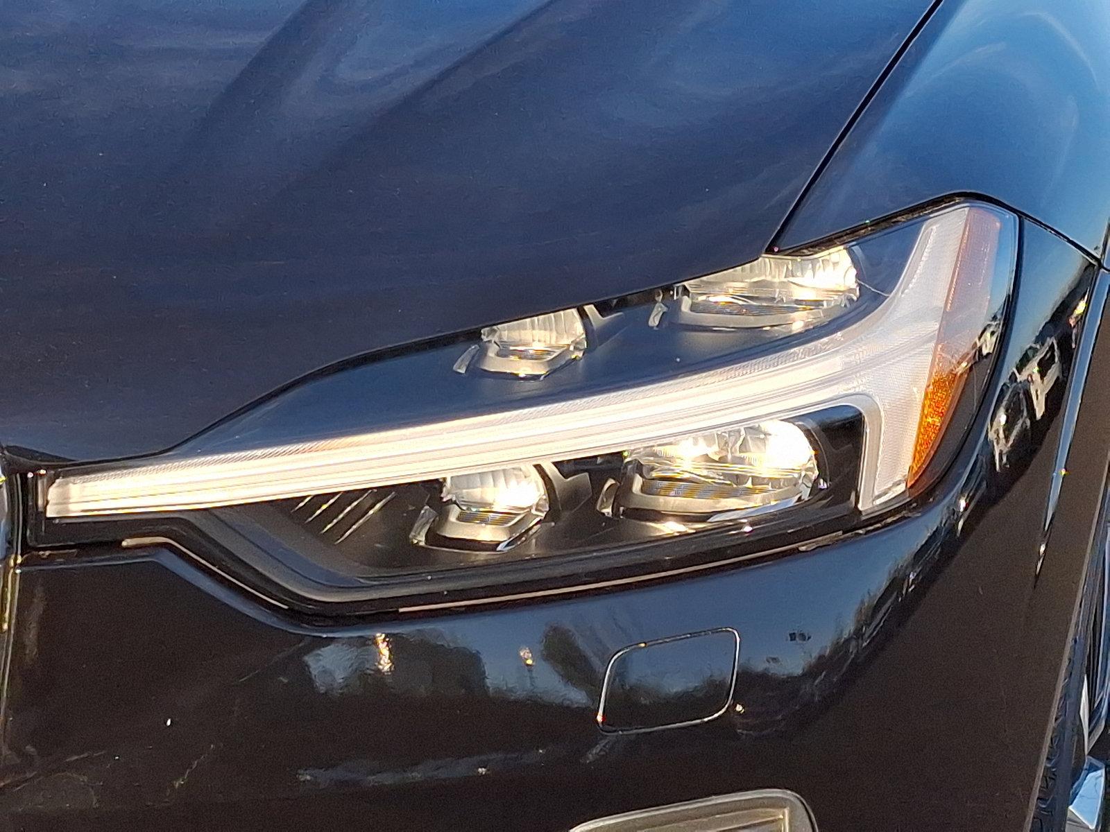 2022 Volvo XC60 Vehicle Photo in Trevose, PA 19053
