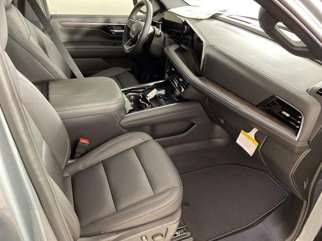 2025 Chevrolet Tahoe Vehicle Photo in PHOENIX, AZ 85014-3381