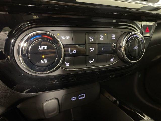2025 Chevrolet Trax Vehicle Photo in PHOENIX, AZ 85014-3381