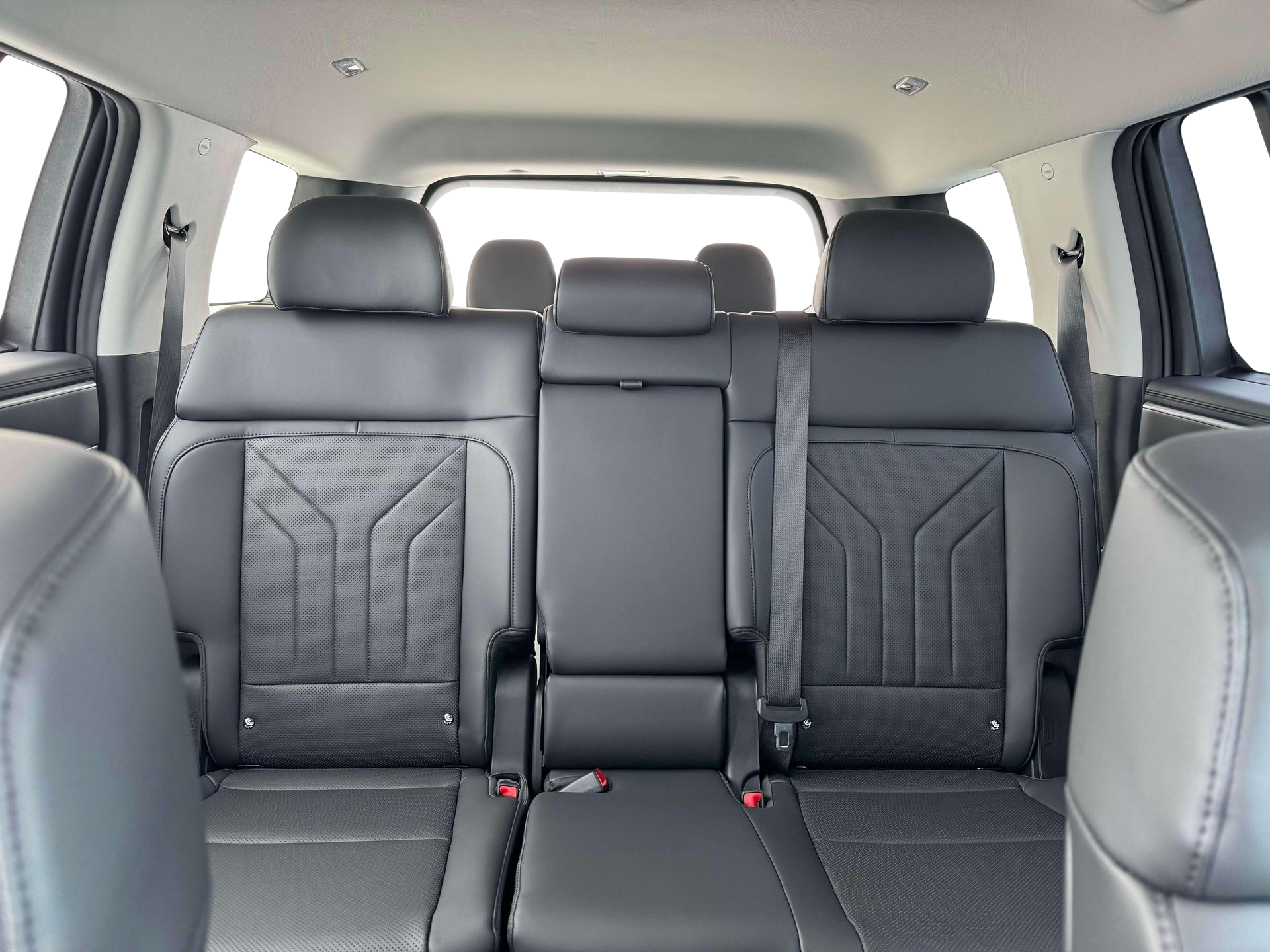 2025 Hyundai SANTA FE Hybrid Vehicle Photo in Nashua, NH 03060