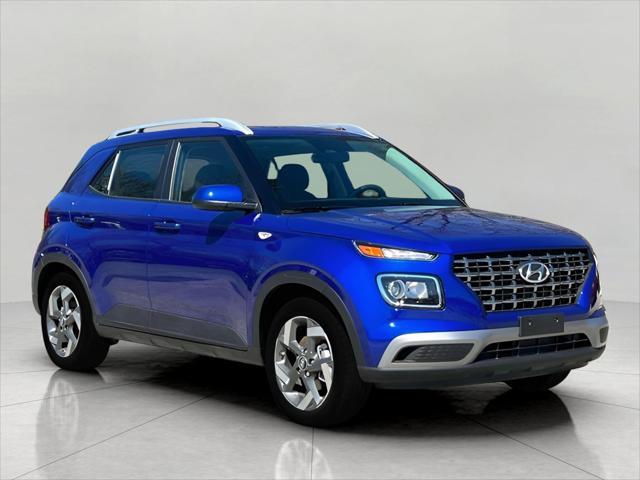 2025 Hyundai VENUE Vehicle Photo in Green Bay, WI 54304
