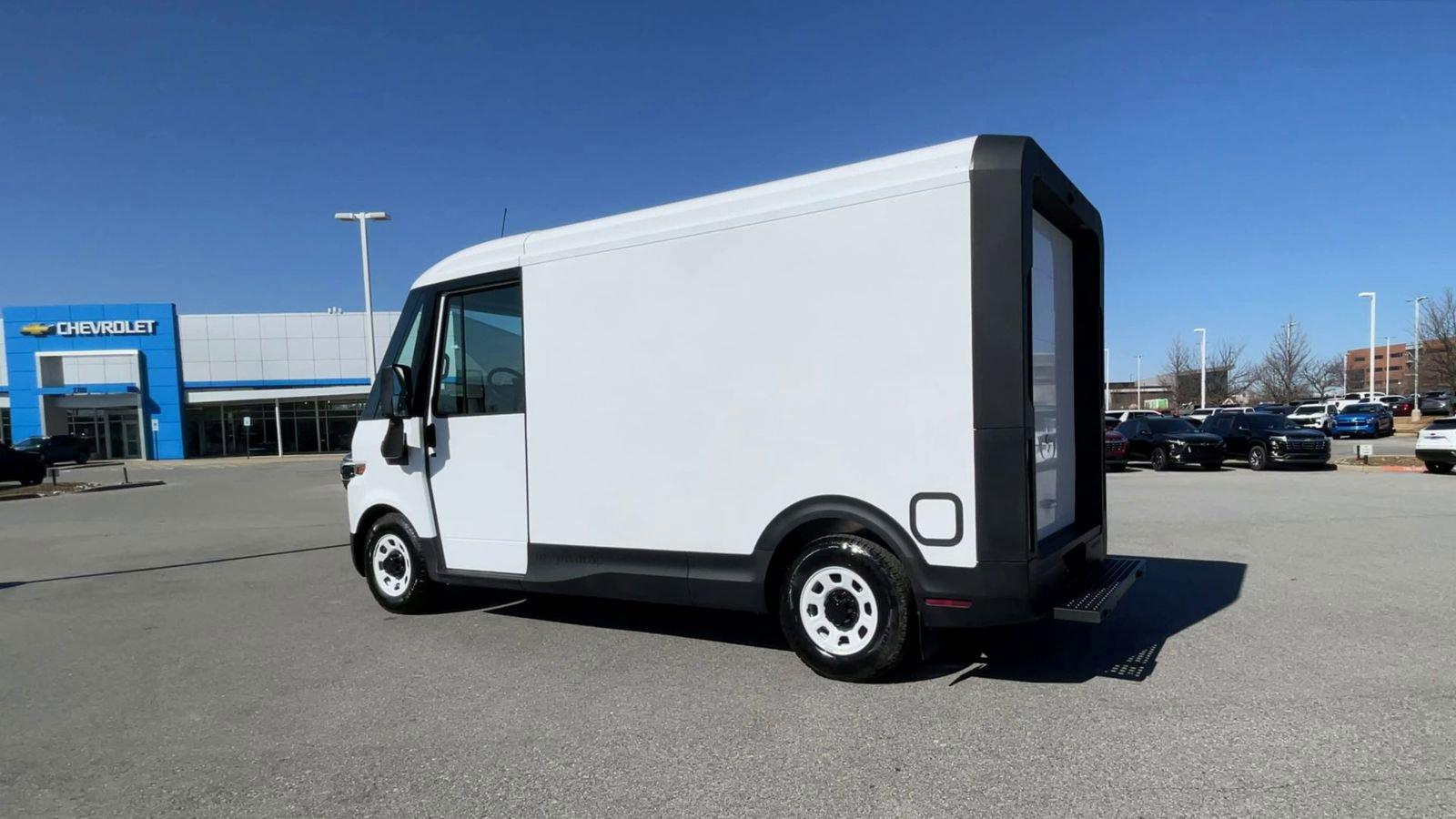 2025 Chevrolet BrightDrop 400 Vehicle Photo in BENTONVILLE, AR 72712-4322
