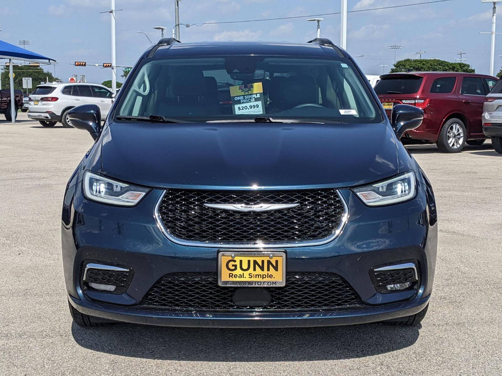 2022 Chrysler Pacifica Vehicle Photo in Seguin, TX 78155