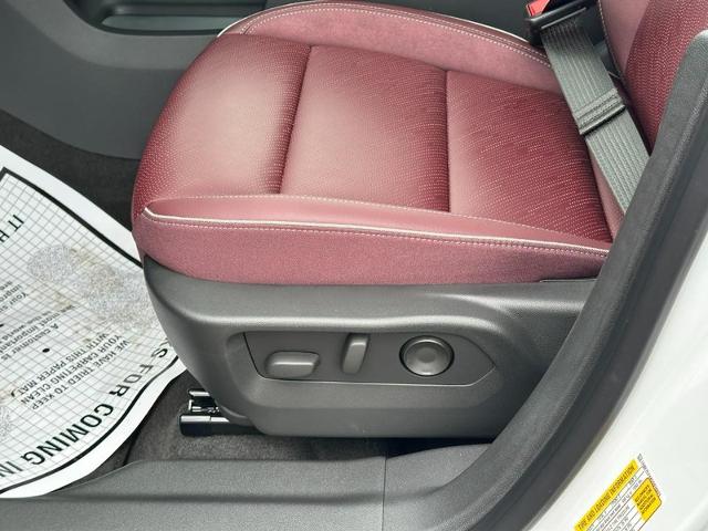 2025 Buick Envision Vehicle Photo in COLUMBIA, MO 65203-3903