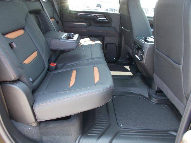 2025 GMC Sierra 2500 HD Vehicle Photo in LOWELL, MA 01852-4336