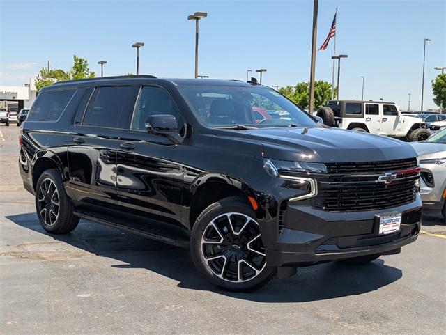 2023 Chevrolet Suburban Vehicle Photo in AURORA, CO 80012-4011