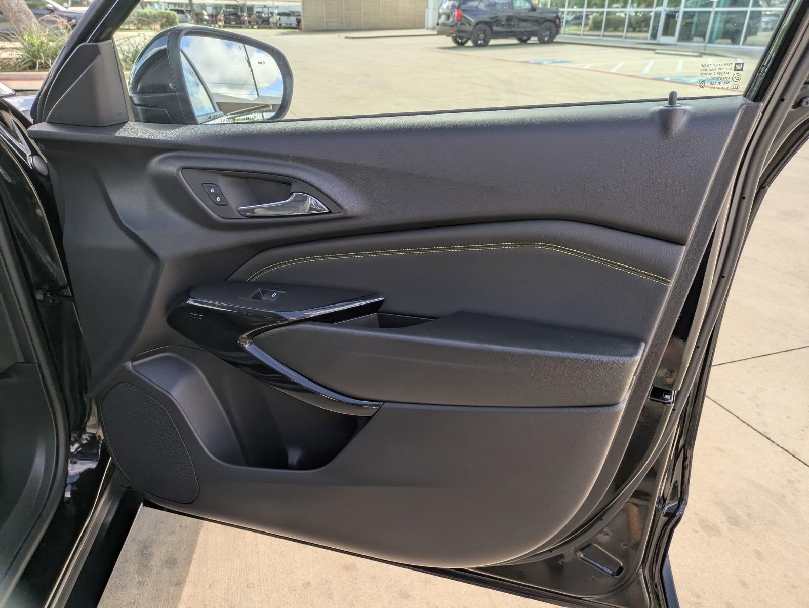 2025 Chevrolet Trax Vehicle Photo in SELMA, TX 78154-1460
