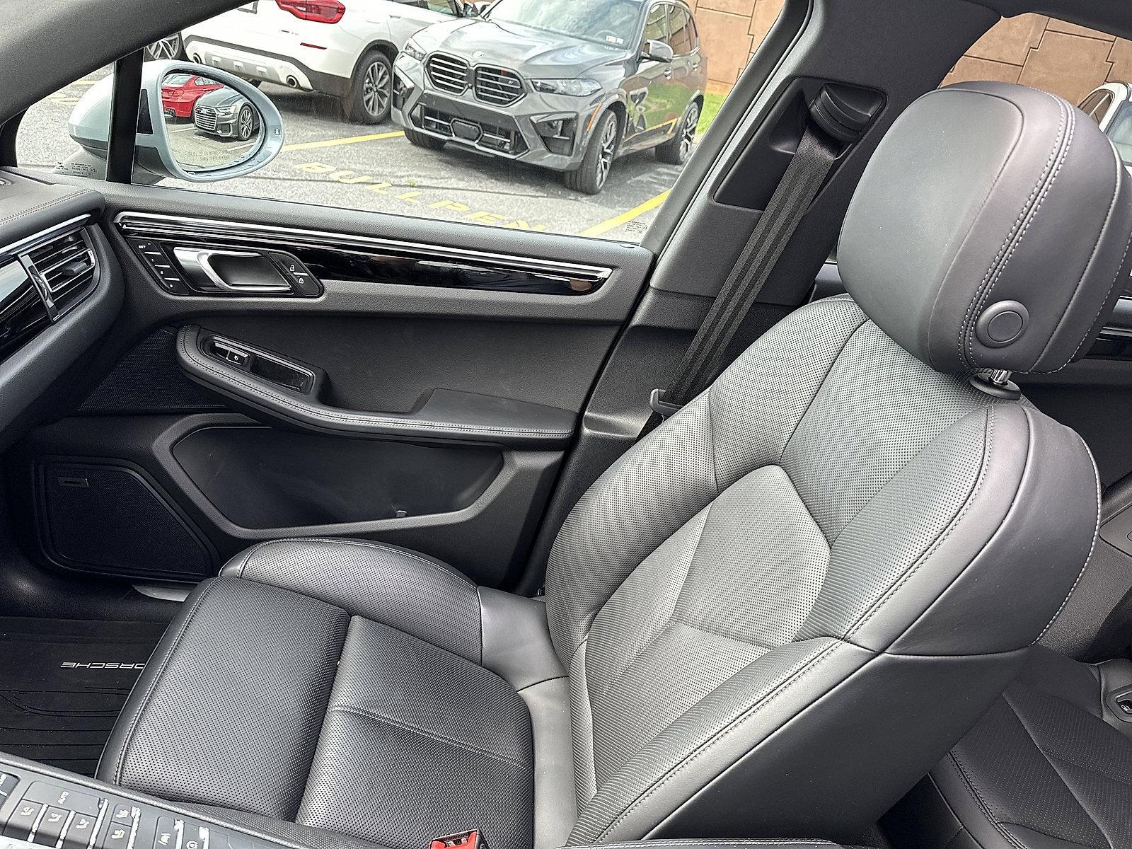 2020 Porsche Macan Vehicle Photo in Lancaster, PA 17601