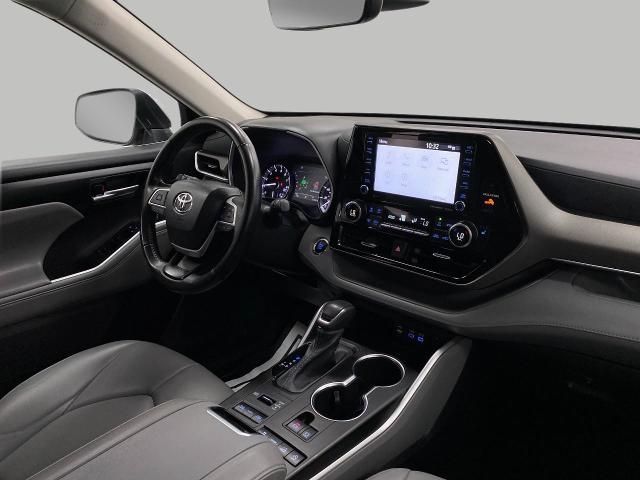 2022 Toyota Highlander Vehicle Photo in Appleton, WI 54913