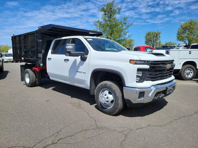 2024 Chevrolet Silverado 3500 HD Chassis Cab Vehicle Photo in DANBURY, CT 06810-5034