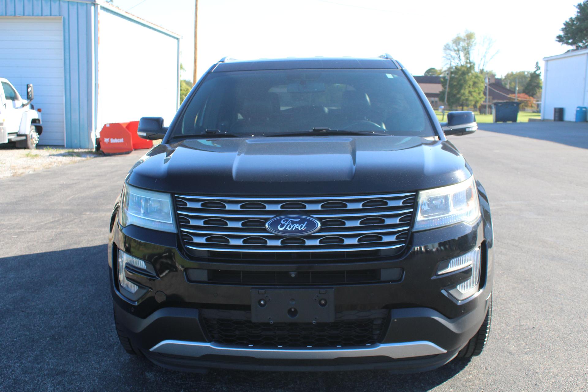 Used 2017 Ford Explorer Limited with VIN 1FM5K8F82HGA16713 for sale in Sparta, IL