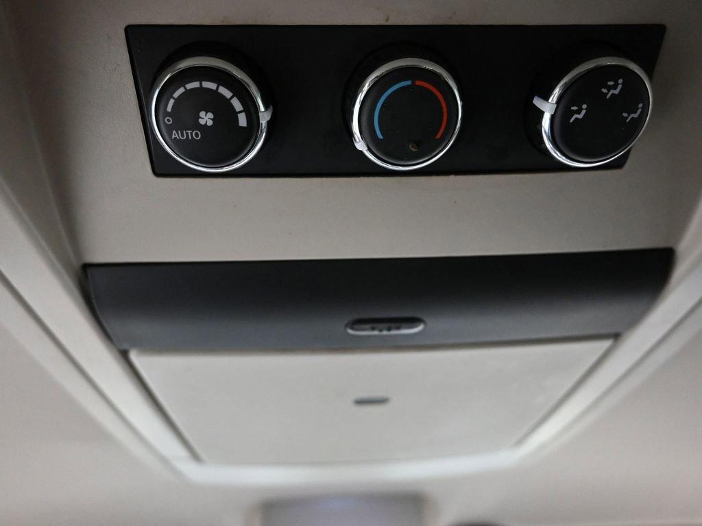 2014 Chrysler Town & Country Vehicle Photo in Cedar Rapids, IA 52402