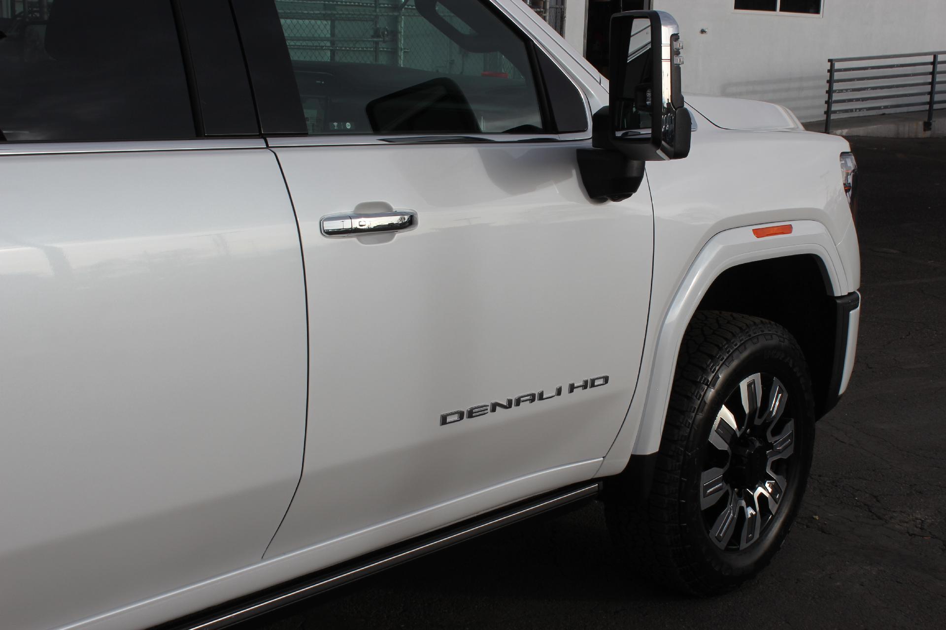 2025 GMC Sierra 2500 HD Vehicle Photo in AURORA, CO 80012-4011