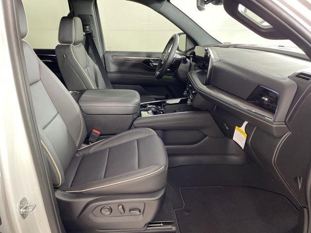2025 Chevrolet Tahoe Vehicle Photo in PHOENIX, AZ 85014-3381