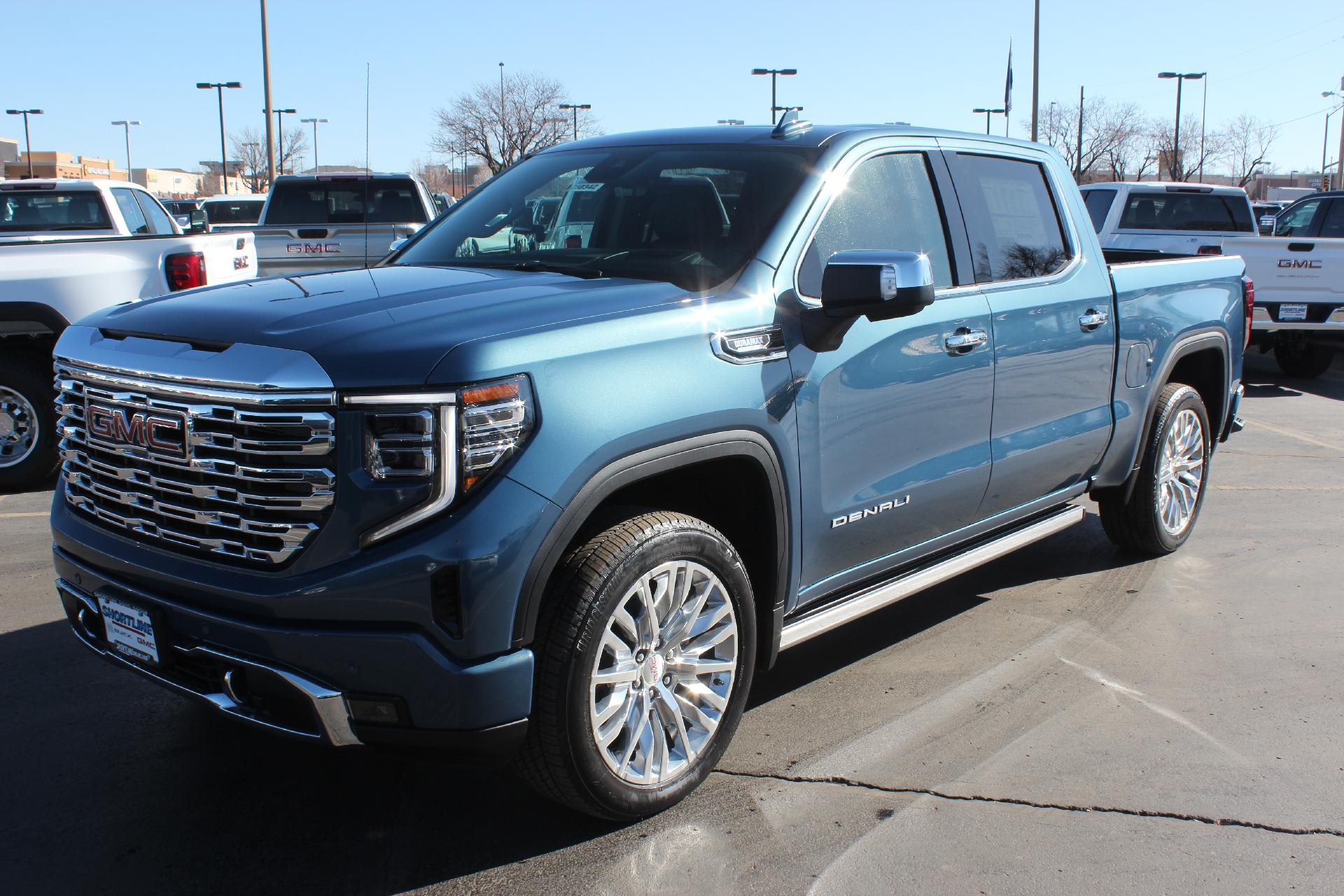 2025 GMC Sierra 1500 Vehicle Photo in AURORA, CO 80012-4011
