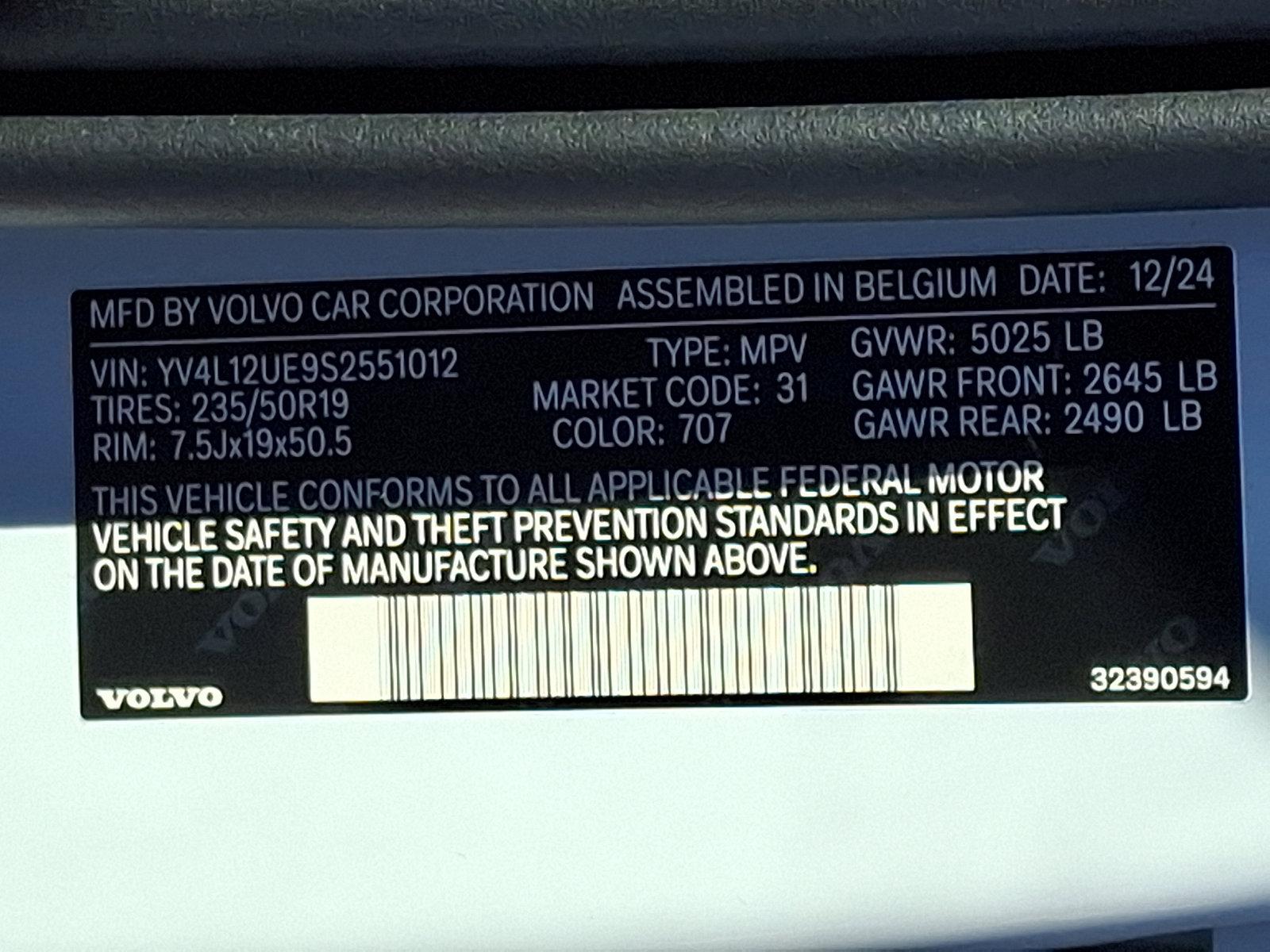 2025 Volvo XC40 Vehicle Photo in Trevose, PA 19053