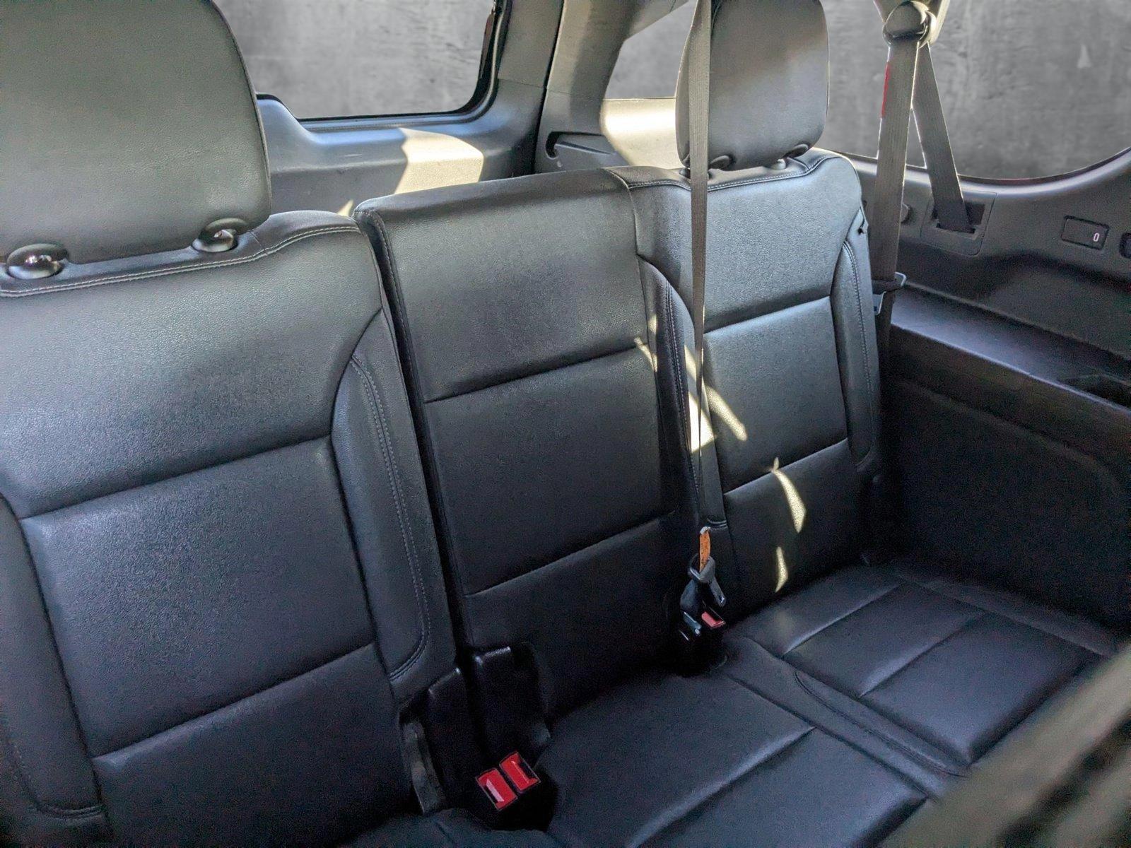 2023 Chevrolet Suburban Vehicle Photo in LONE TREE, CO 80124-2750