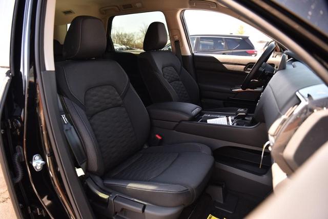 2025 Nissan Pathfinder Vehicle Photo in Ballwin, MO 63011