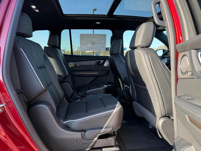 2025 Buick Enclave Vehicle Photo in COLUMBIA, MO 65203-3903