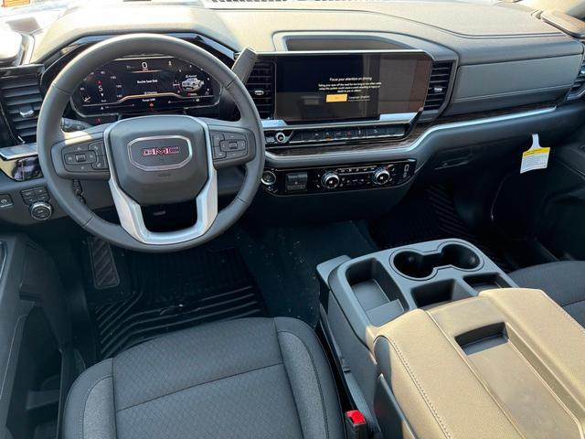 2025 GMC Sierra 1500 Vehicle Photo in LOWELL, MA 01852-4336