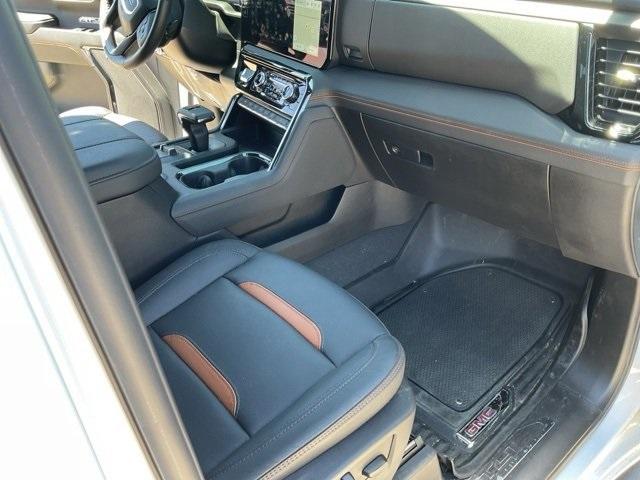 2024 GMC Sierra 1500 Vehicle Photo in ENGLEWOOD, CO 80113-6708