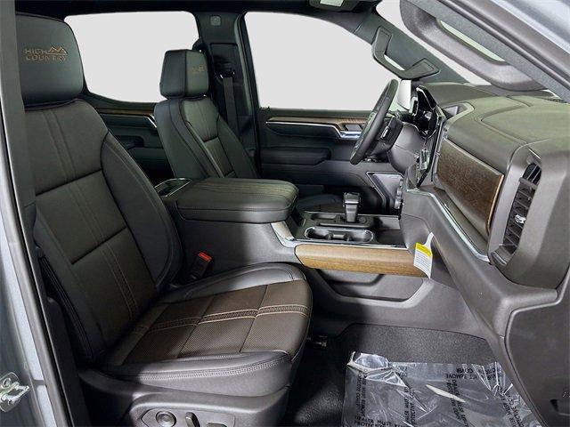 2025 Chevrolet Silverado 1500 Vehicle Photo in PUYALLUP, WA 98371-4149