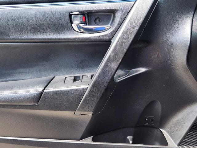2018 Toyota Corolla Vehicle Photo in DENTON, TX 76210-9321
