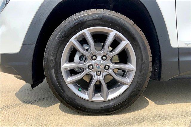 2024 GMC Terrain Vehicle Photo in TOPEKA, KS 66609-0000