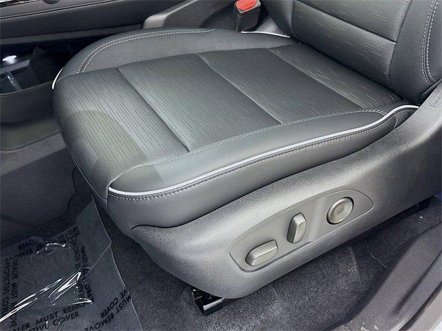2025 Buick Enclave Vehicle Photo in PUYALLUP, WA 98371-4149