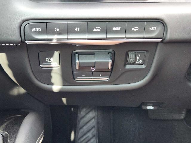 2024 Cadillac Escalade Vehicle Photo in DENTON, TX 76210-9321