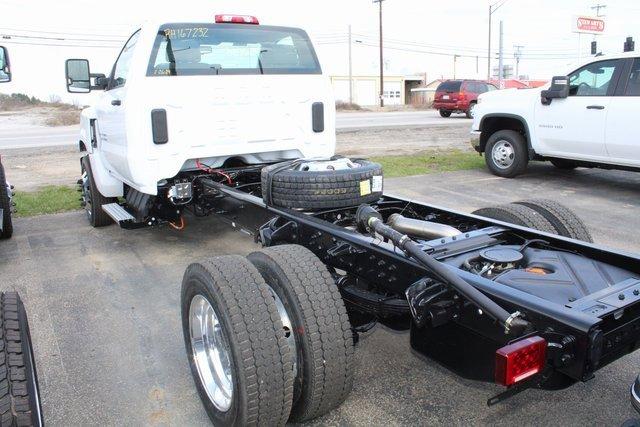 2024 Chevrolet Silverado 5500 HD Vehicle Photo in SAINT CLAIRSVILLE, OH 43950-8512