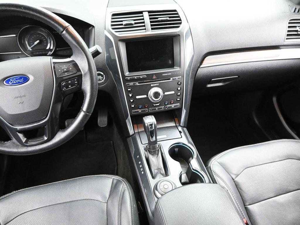 2017 Ford Explorer Vehicle Photo in Cedar Rapids, IA 52402