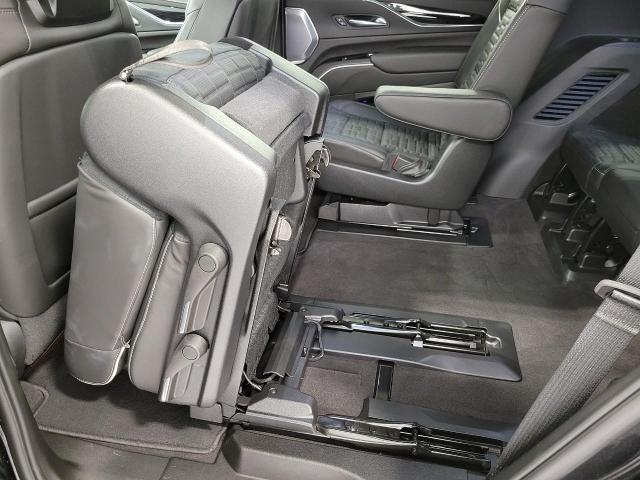 2024 Cadillac Escalade Vehicle Photo in NEENAH, WI 54956-2243