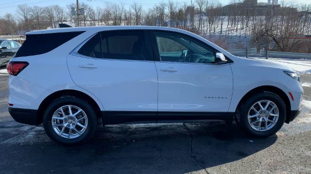2022 Chevrolet Equinox Vehicle Photo in MOON TOWNSHIP, PA 15108-2571
