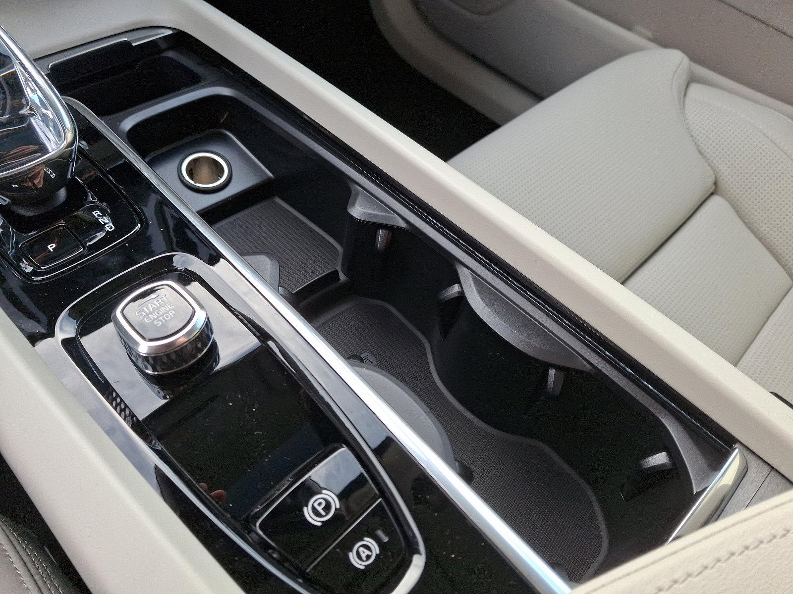 2025 Volvo XC60 Plug-In Hybrid Vehicle Photo in Trevose, PA 19053