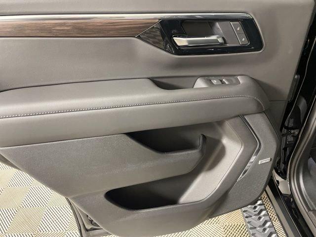 2025 Chevrolet Tahoe Vehicle Photo in PHOENIX, AZ 85014-3381