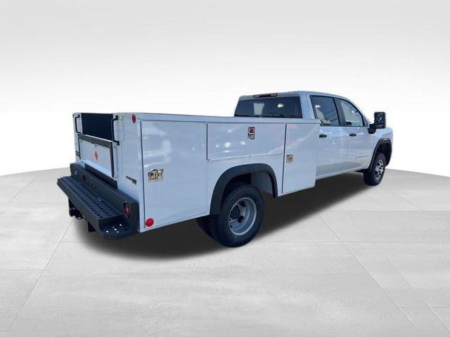 2025 GMC Sierra 3500 HD Chassis Cab Vehicle Photo in MEDINA, OH 44256-9631