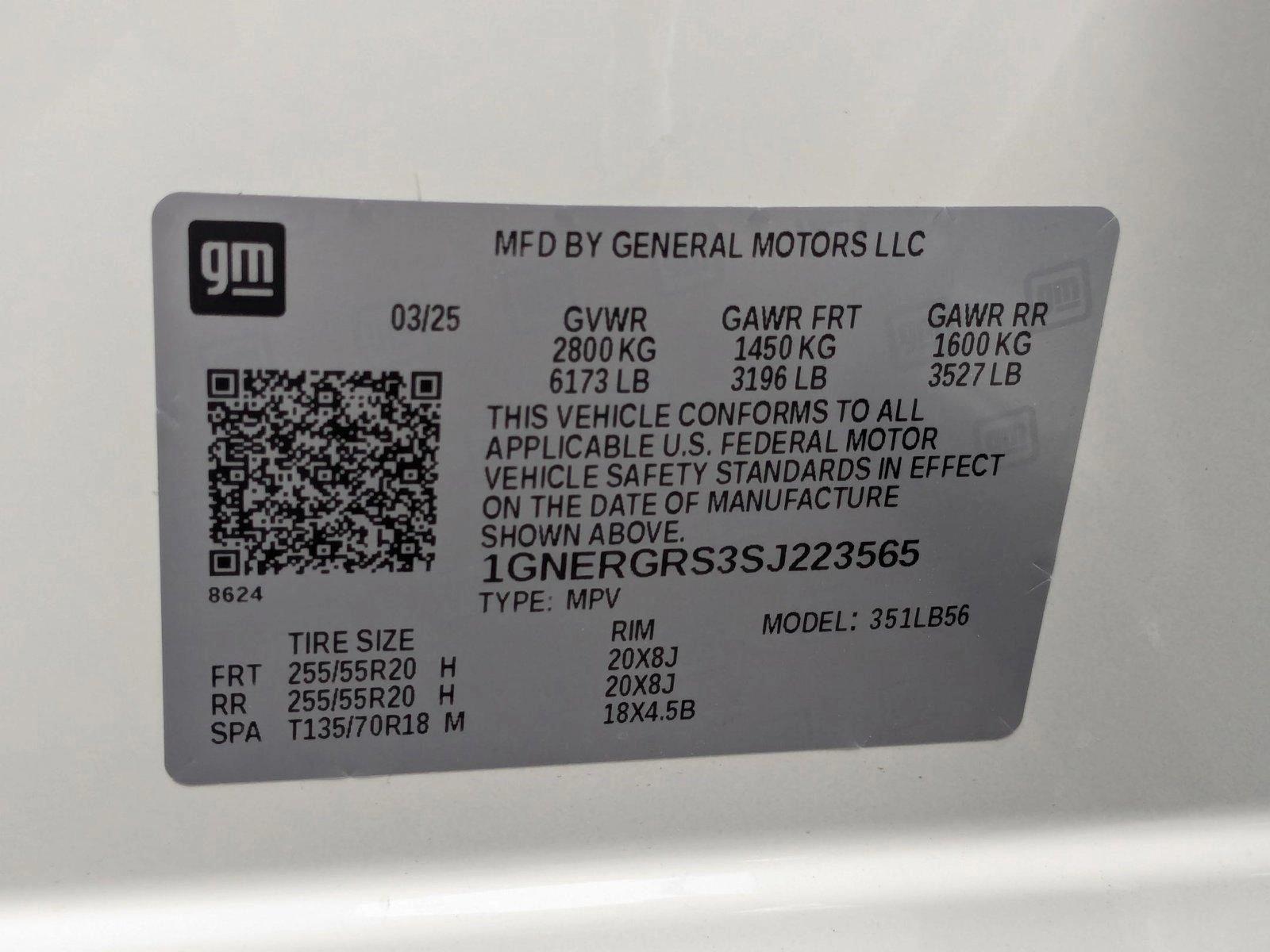 2025 Chevrolet Traverse Vehicle Photo in VALENCIA, CA 91355-1705