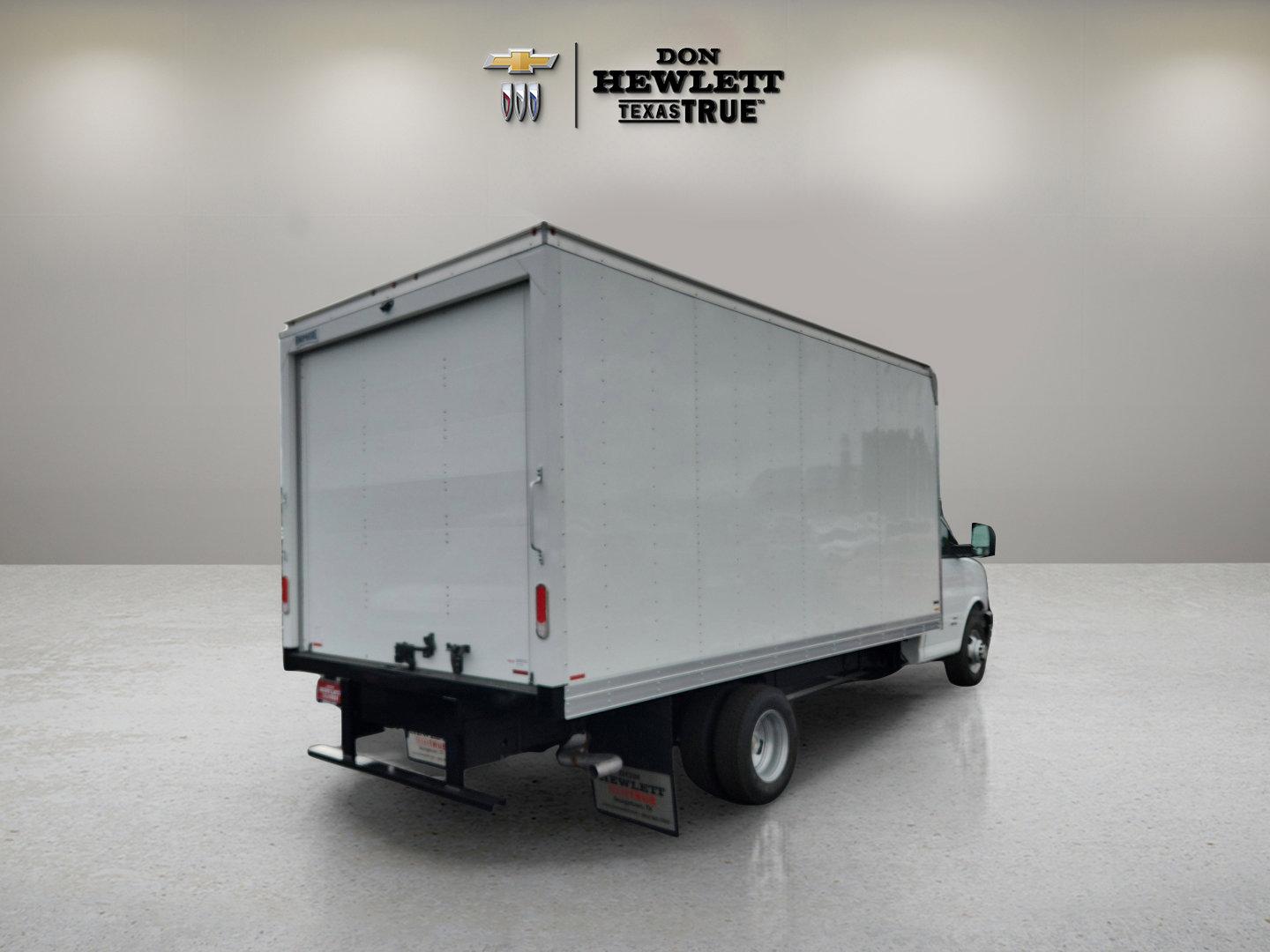 2025 Chevrolet Express Cutaway 4500 Vehicle Photo in GEORGETOWN, TX 78626-7508